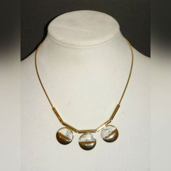 WHITE HOUSE BLACK MARKET HOWLITE CIRCLE DROP NECKLACE NWT 17"+2" - Picture 1 of 4